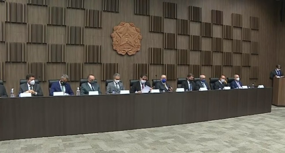 Coletiva de imprensa após acordo assinado com a Vale para reparar danos em Brumadinho — Foto: TV Globo