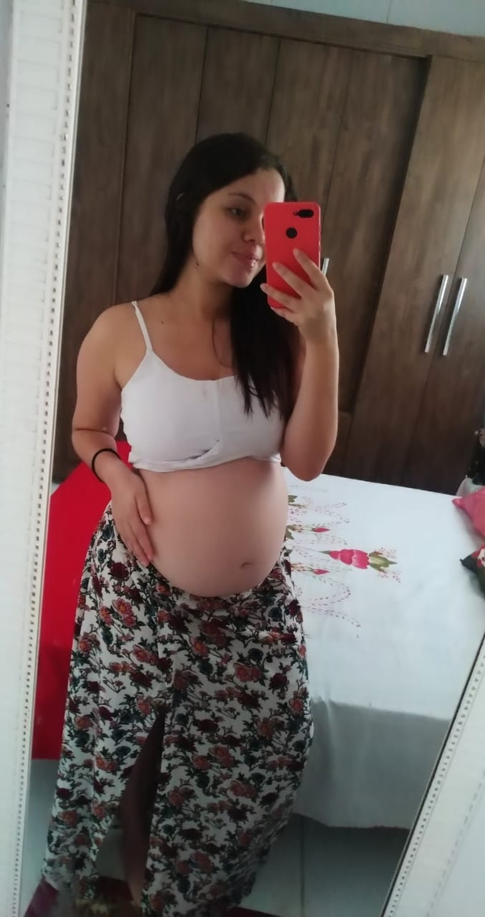 Carla Vitória, moradora de Maceió, em registro da gravidez de gêmeos — Foto: Arquivo Pessoal