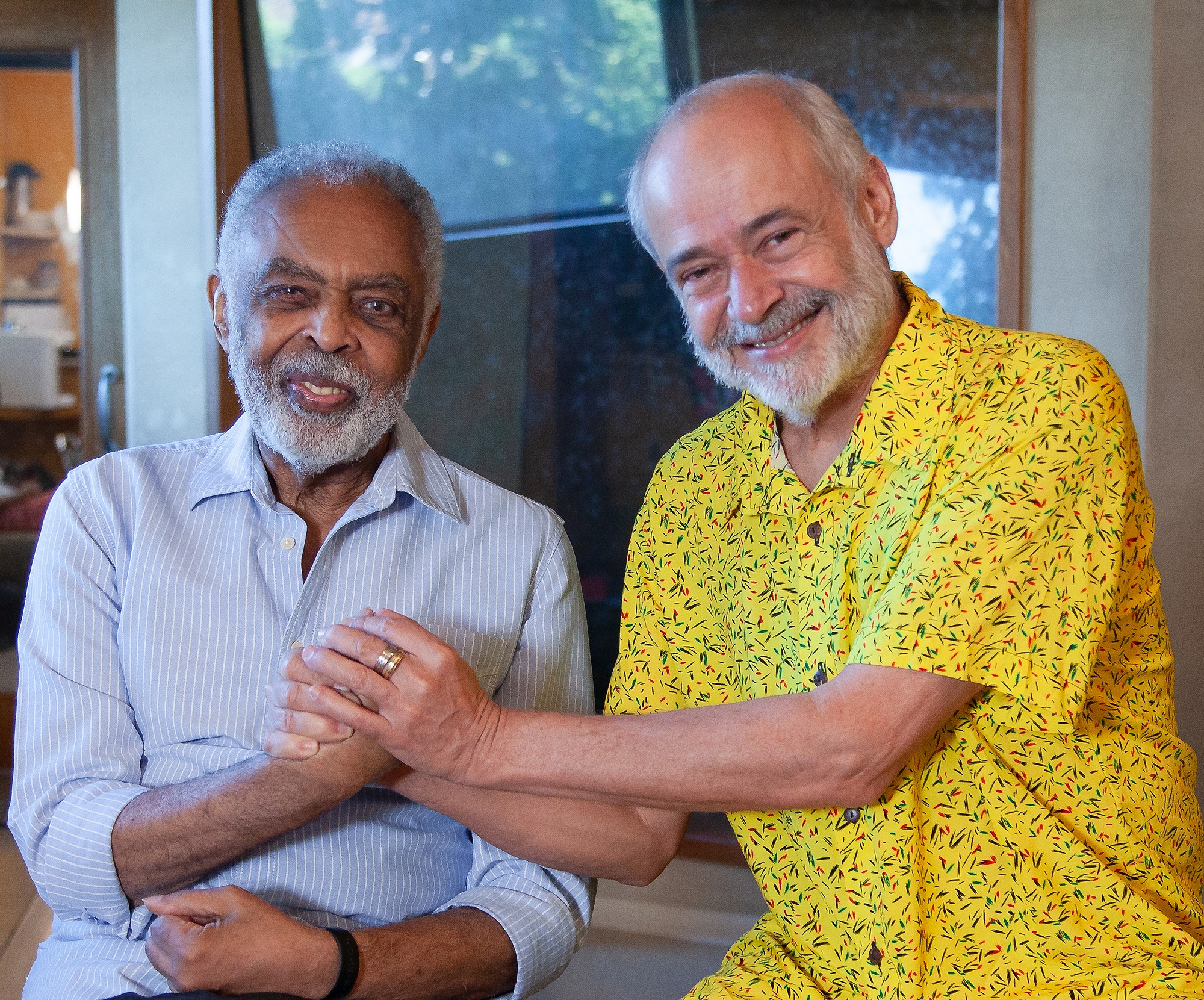 Carlos Malta celebra os 80 anos de Gilberto Gil em álbum com Pife Muderno e o aval (e voz) do cantor