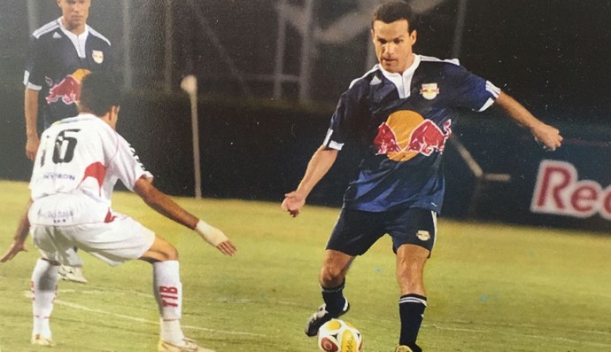 Élder Campos, ex-volante, técnico da equipe sub-15 da  Portuguesa Santista (Foto: Élder Campos / Arquivo Pessoal)