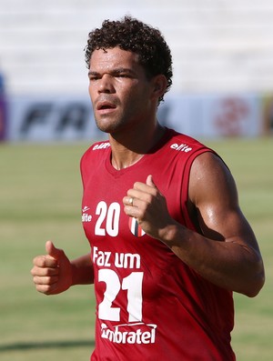 Camilo, meia do Botafogo-SP (Foto: Rogério Moroti/Ag. Botafogo)