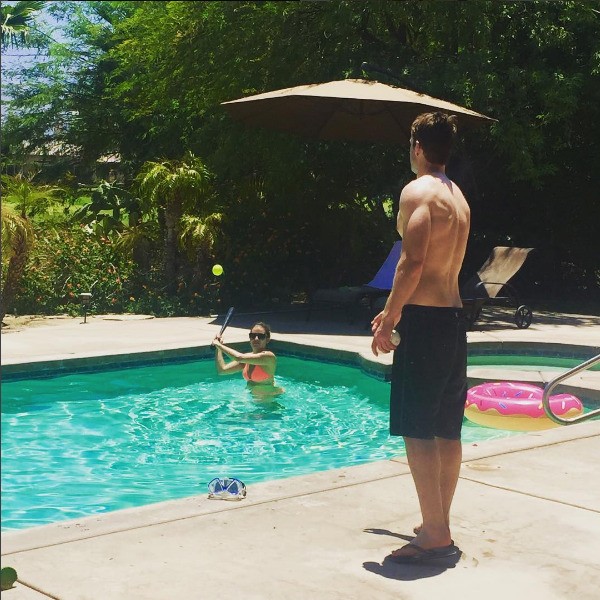 A atriz Lea Michele e seu ex-namorado, o ator Robert Buckley (Foto: Instagram)