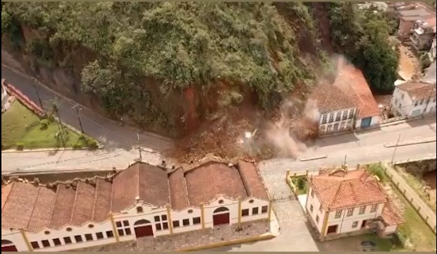 Morro da Forca sofre deslizamento e destrói construções históricas em Ouro Preto (Foto: @prefeituraouropreto / Instagram / Reprodução)