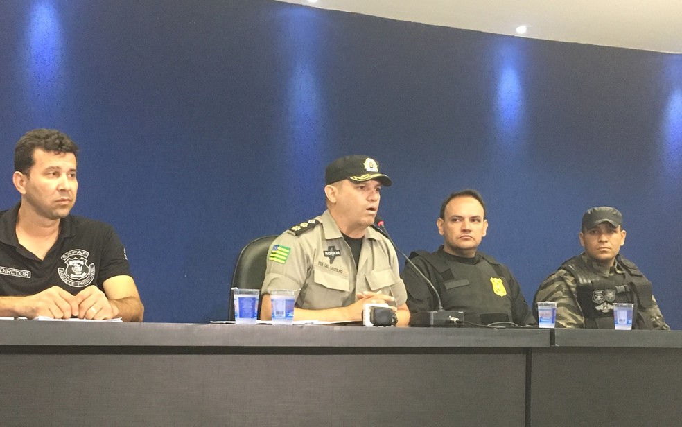 Tenente-coronel Newton Castilho admite superlotação e estrutura frágil de presídio (Foto: Paula Resende/G1)