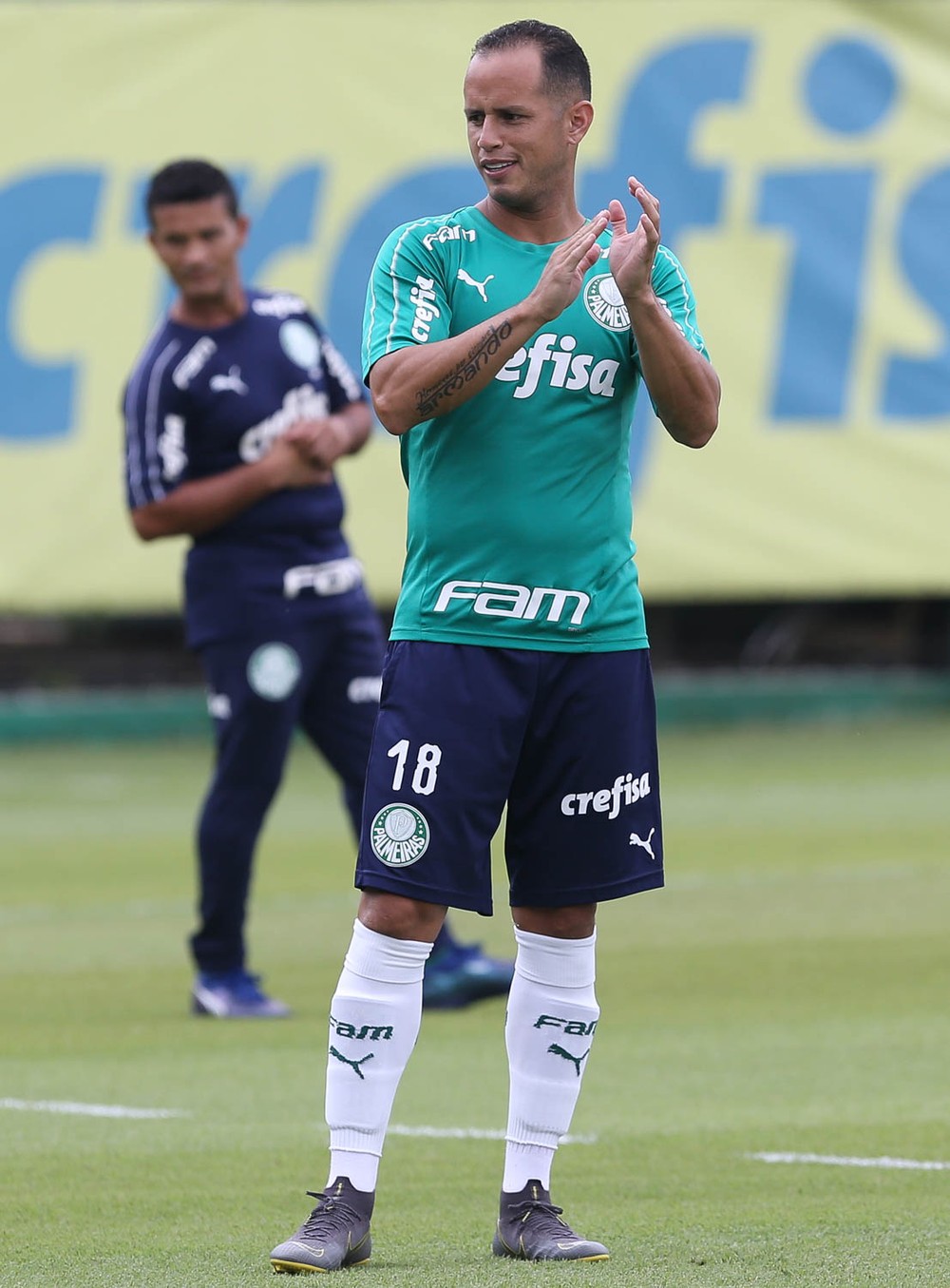 Palmeiras pretende vender Guerra para o exterior; negociação com o Coritiba esfria
