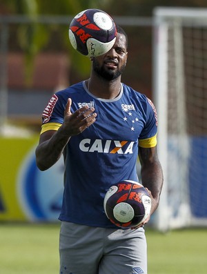 Com apoio da família, Dedé destaca confiança para retornar ao Cruzeiro