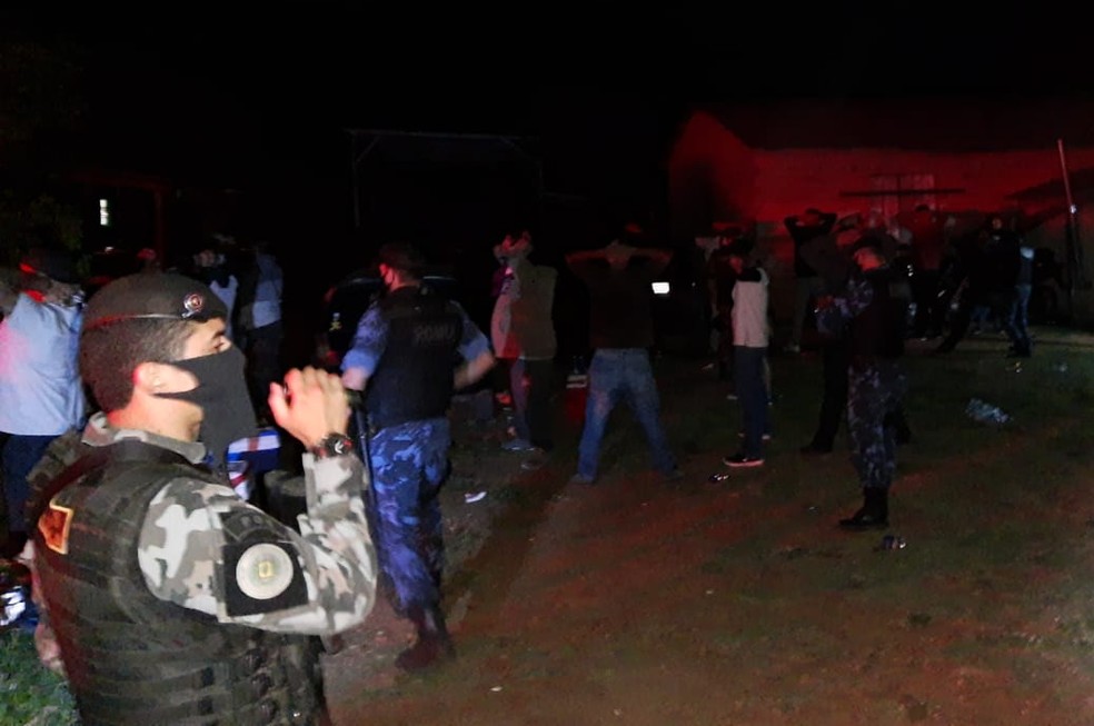 Festa foi interrompida em Uruguaiana — Foto: SEGTRAN/Divulgação