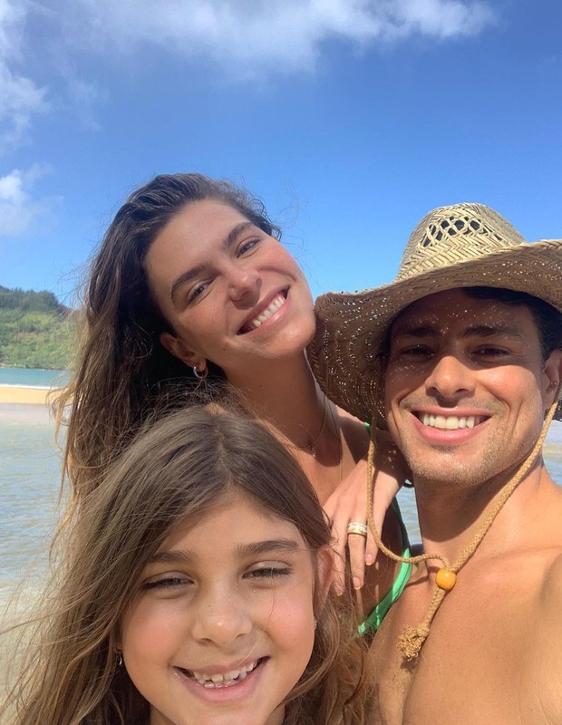 Cauã Reymond, Mariana Goldfarb e Sofia (Foto: Reprodução/Instagram)