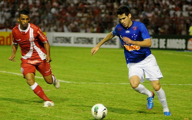 Náutico x Cruzeiro - Cleverson (Foto: Aldo Carneiro / Pernambuco Press)