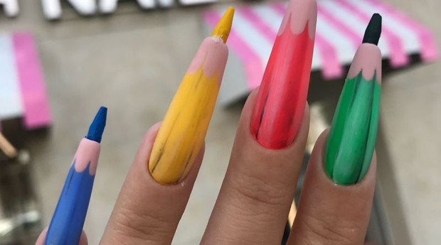 Unha lápis de cor é uma das maiores modas no Instagram (Foto: Reprodução)