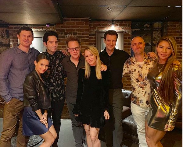 O cineasta James Gunn e alguns dos atores que irão compor o elenco de Esquadrão Suicida (Foto: Instagram)