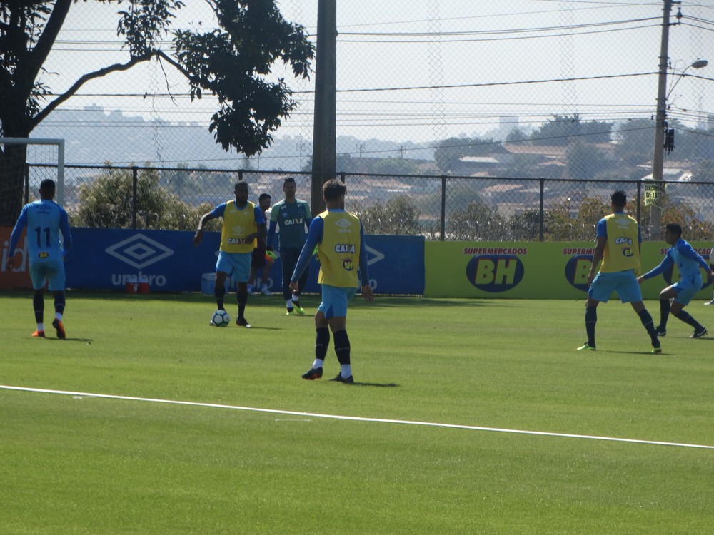 Mano ganha reforços para amistoso