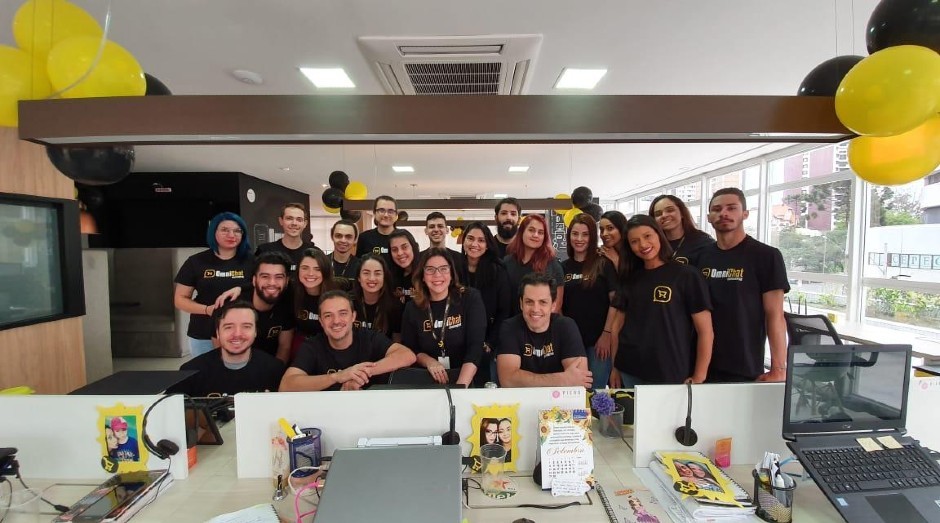 Equipe da OmniChat, startup de Curitiba (Paraná) (Foto: OmniChat/Divulgação)
