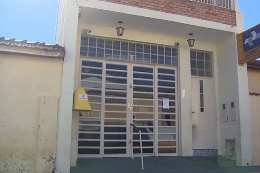 Homem morreu baleado em tentativa de assalto à agência dos Correios em São Luiz do Paraitinga (Foto: Reprodução/TV Vanguarda)