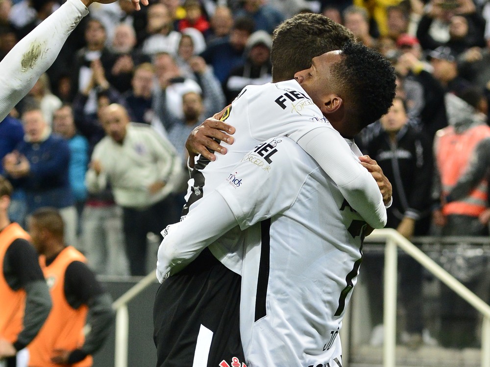 Herói na conquista do Brasileirão de 2017, Jô revela conselhos a Arana e Pedrinho no Corinthians