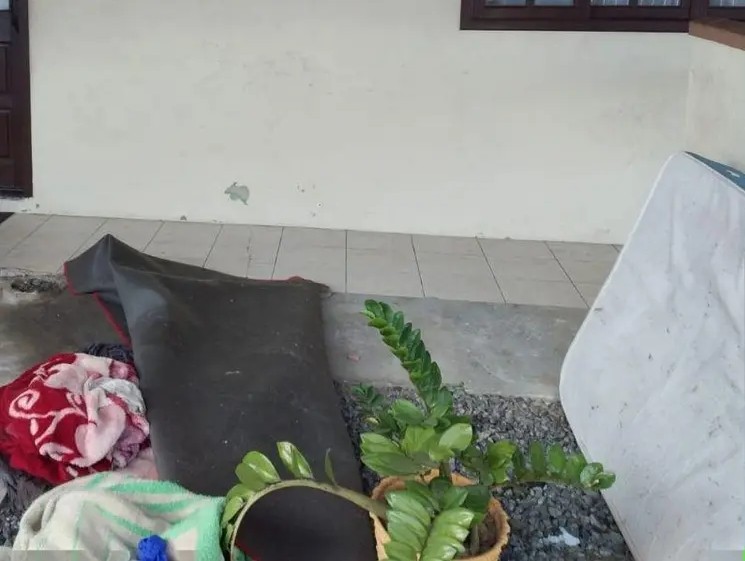 Homem é encontrado morto com sinais de agressão em casa, e esposa é principal suspeita do crime em SC