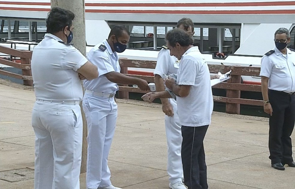 Passeio em Barra Bonita segue regras de distanciamento e higienização  — Foto: TV TEM/Reprodução