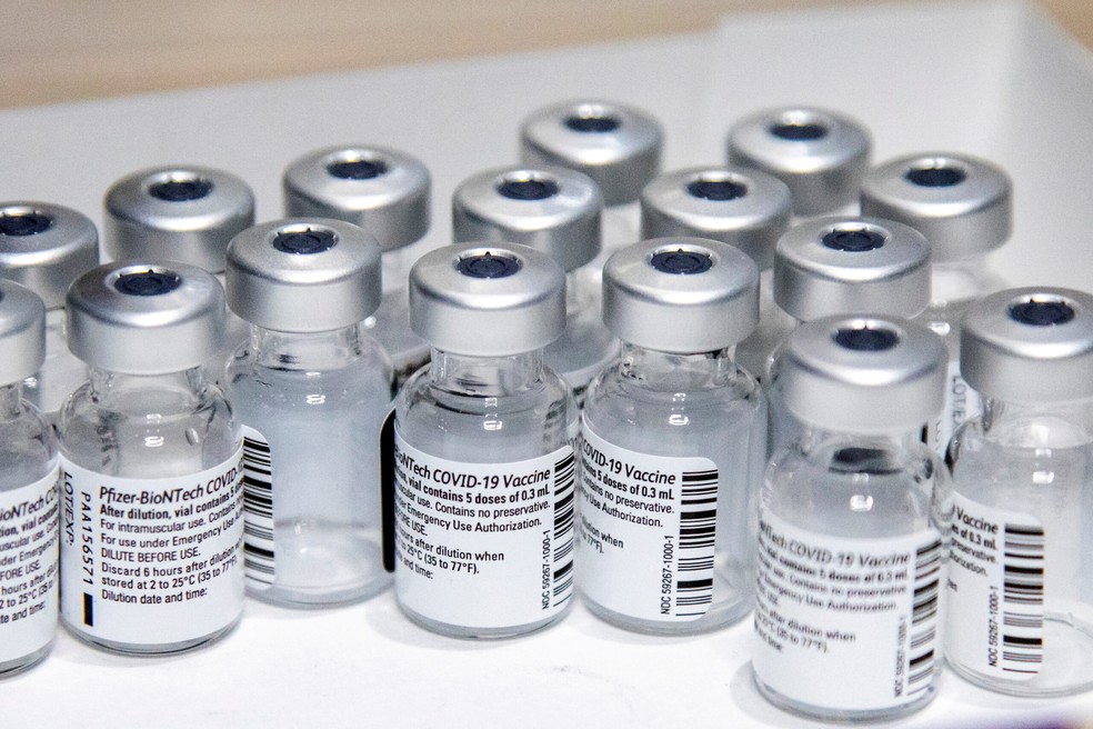 Doses da vacina da Pfizer contra o coronavírus — Foto: Carlos Osorio/Reuters