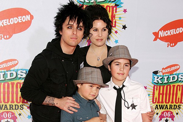 Billie Joe Armstrong, Adrienne Nesser e seus filhos (Foto: Getty Images)