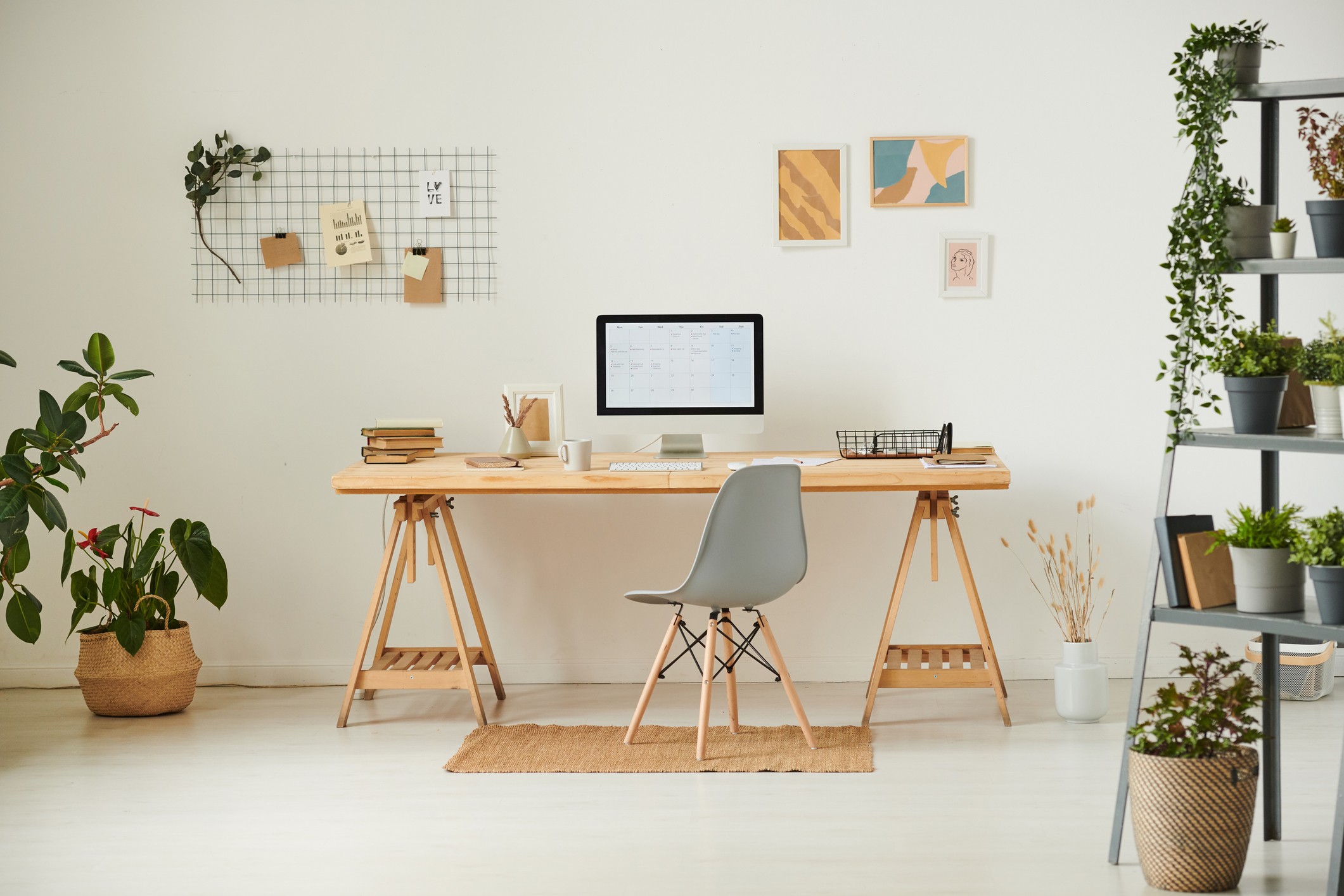Selecionamos as escrivaninhas mais bem avaliadas da Amazon para melhorar seu home office (Foto: Getty Images)