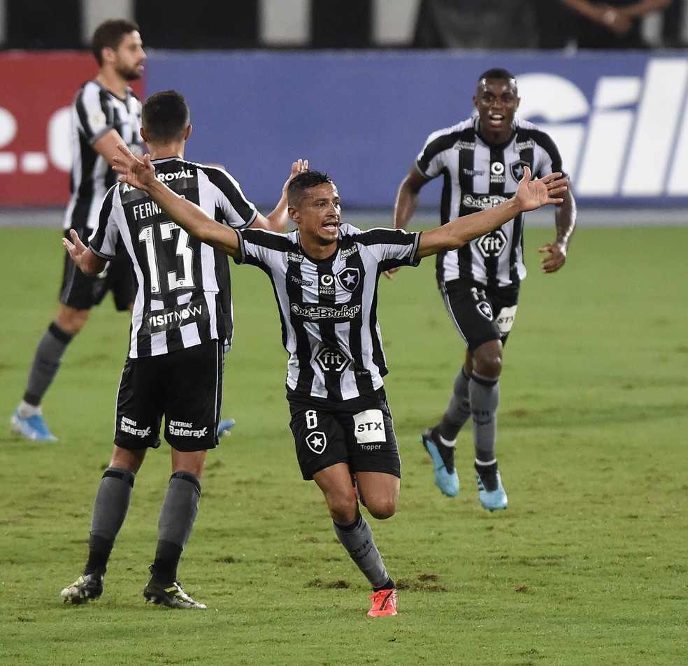 Cícero ganhou papel importante fora de campo — Foto: André Durão/GloboEsporte.com