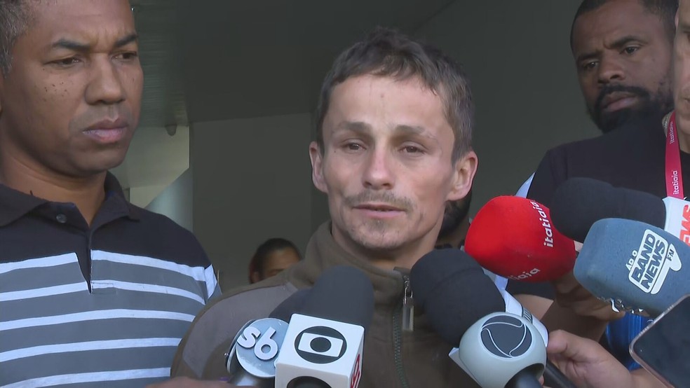 Rogério Rodrigues, pai de Bárbara Victória, em entrevista durante velório — Foto: Reprodução/TV Globo