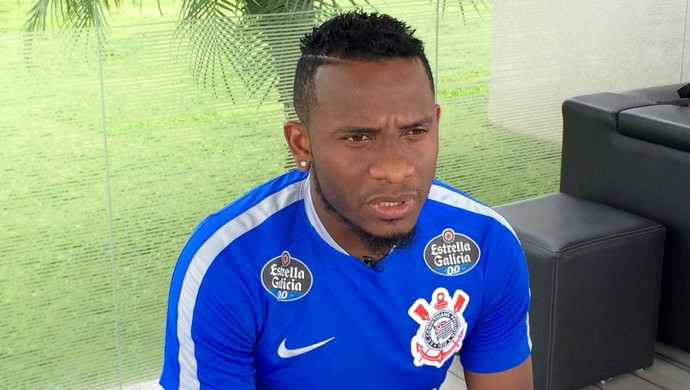 Permanência de Willians  será decidida após conversa com Técnico Mano