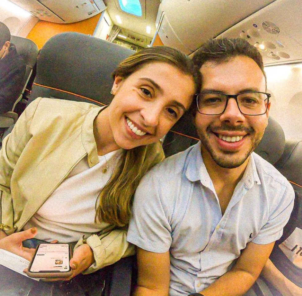 Victor Correa Hespanha e a esposa indo aos Estados Unidos — Foto: Reprodução/Instagram 