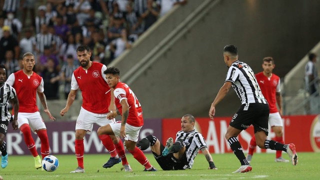 Cear, Independiente, Sul-Americana, Vina