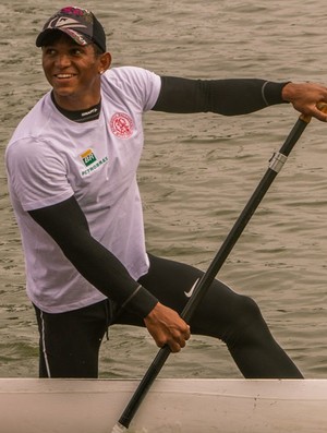 Isaquias Queiroz está se preparando para o Aquece Rio (Foto: Murilo Ribas / Confederação Brasileira de Canoagem)