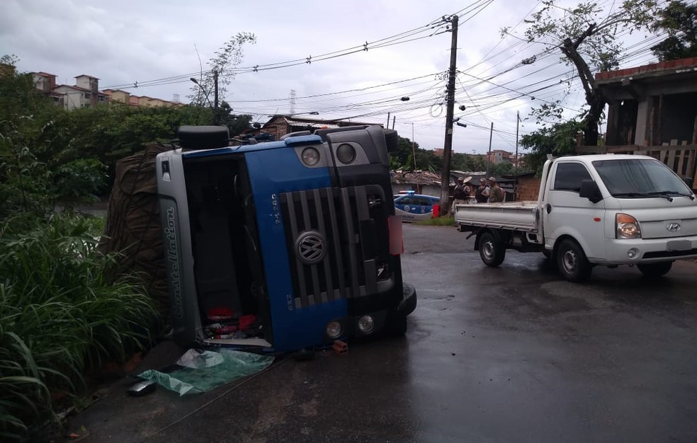 Ninguém ficou ferido no acidente — Foto: Cid Vaz/TV Bahia