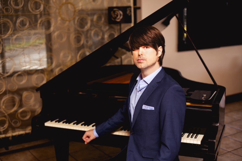 Leo Casper começou a tocar piano aos 6 anos de idade — Foto: Anderson Gottardi/Agência Hamcom