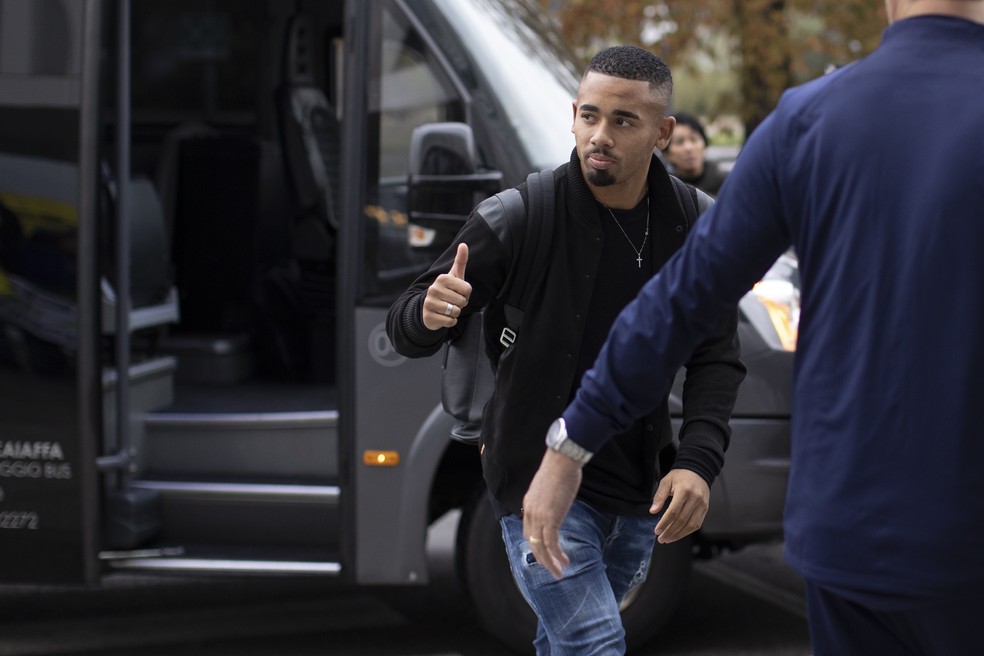 Gabriel Jesu na chegada a Turim para a concentração da Seleção  — Foto: Lucas Figueiredo/CBF