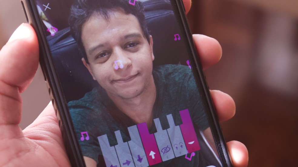 Joguinho No Instagram Stories Deixa Tocar Piano Piscando Os Olhos