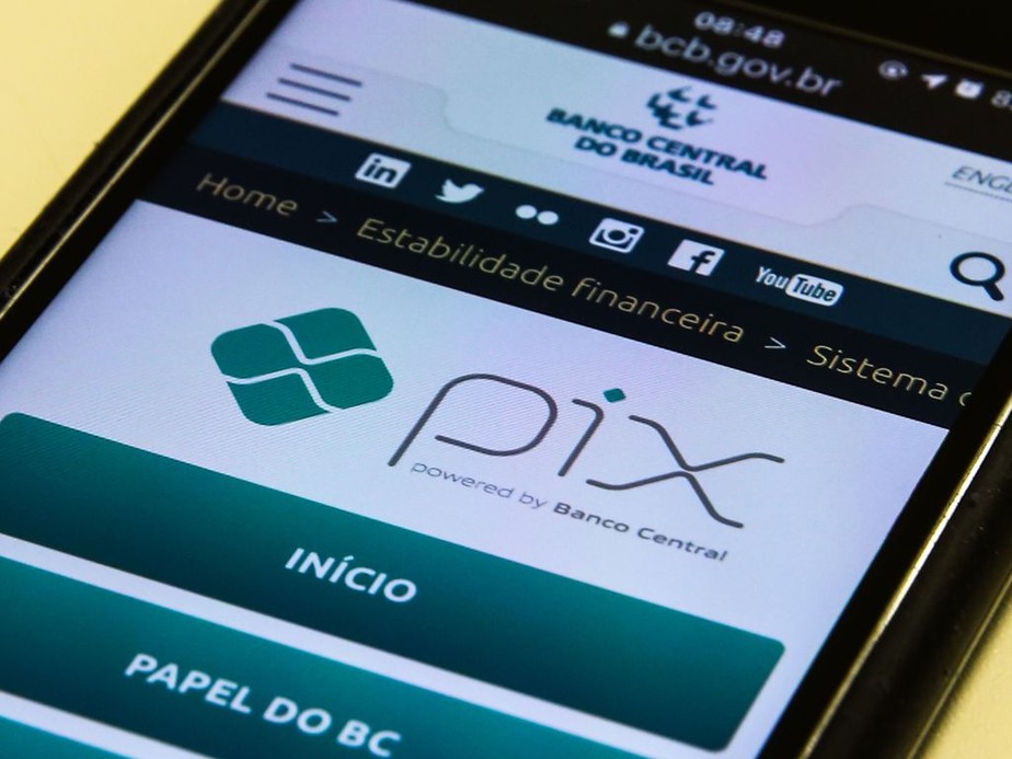 Santander lança seguro para ressarcir cliente em caso de fraude no Pix