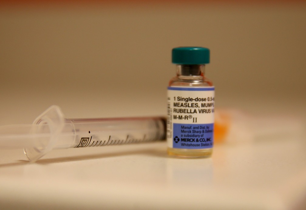 Vacina contra o sarampo distribuída na Flórida (Foto: Joe Raedle/Getty Images North America/AFP)