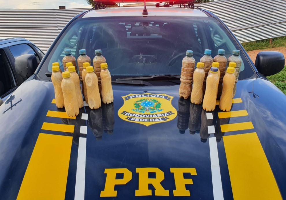 PRF apreende homens que transportavam mais de 10 kg de pasta base de cocaína em rodovia no AC 