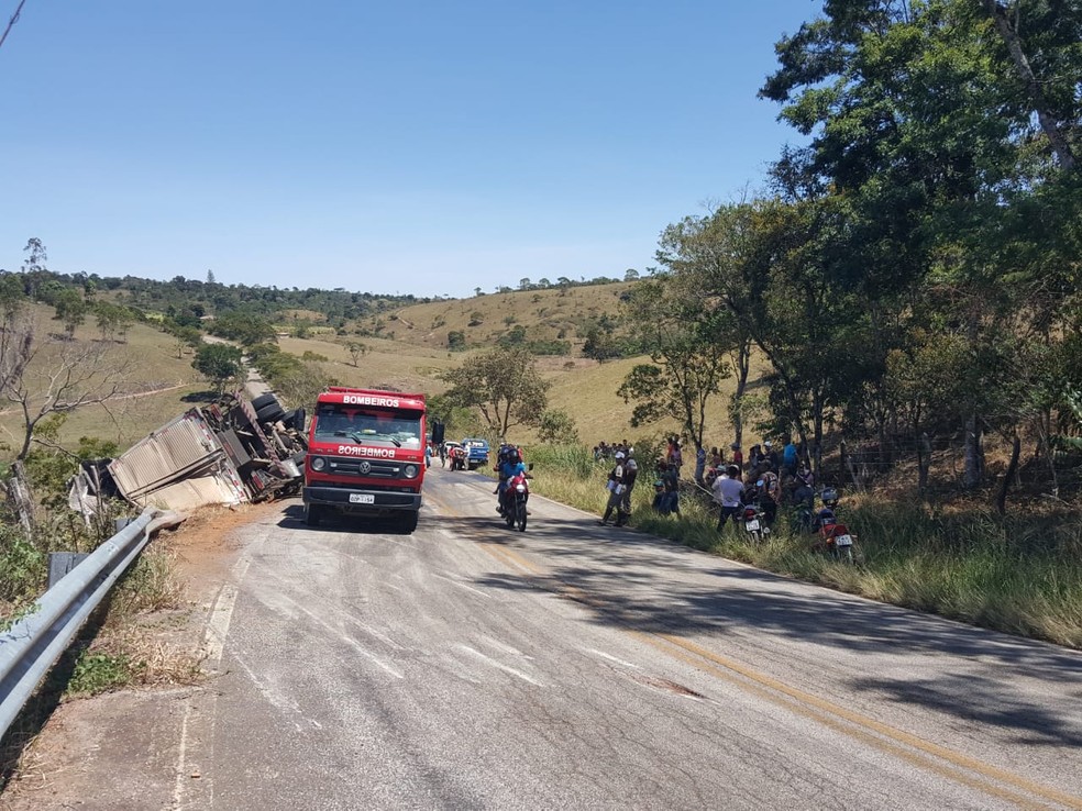 Acidente ocorreu em trecho da BA-641, que liga Barra do Choça ao município de Planalto. — Foto: Blog do Jorge Amorim