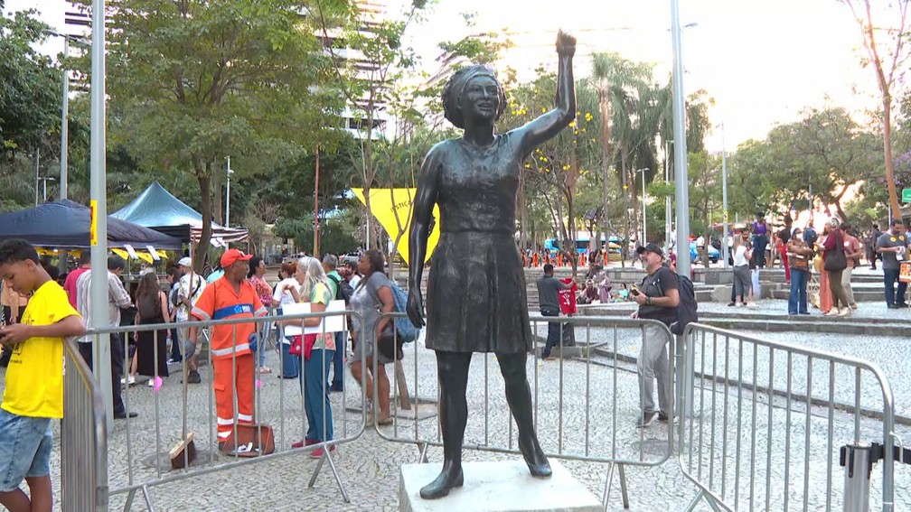 Estátua de Marielle Franco — Foto: Reprodução/TV Globo