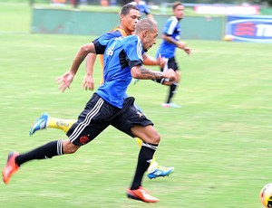 Flamengo impressiona Paulinho: Bem maior do que eu imaginava