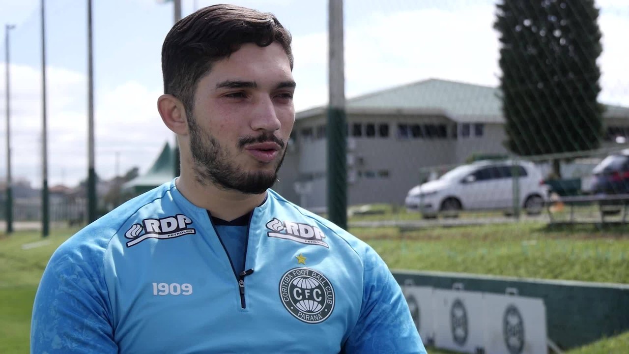 Volante Andrey comenta tempo até retornar aos gramados