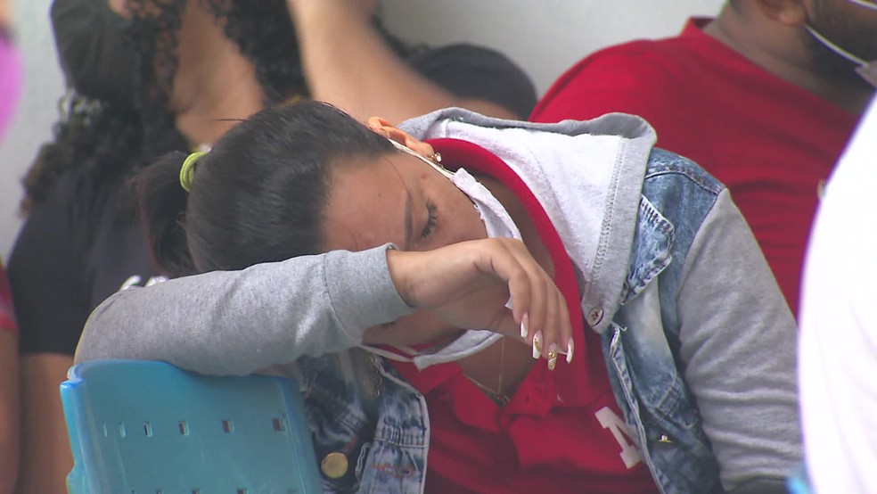Dores no corpo, febre e tosse são alguns dos sintomas de quem procurou atendimento nas unidades de saúde da cidade — Foto: Reprodução/TV Globo