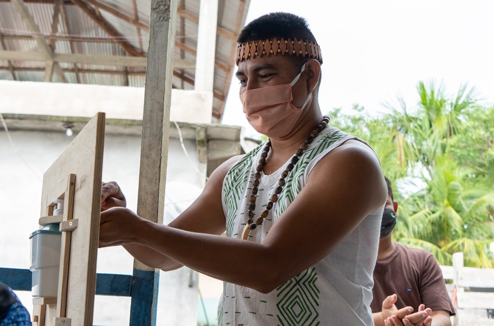 Campanha visa incentivar vacinação entre os índios.  — Foto: Giulia Aguiar/FAS