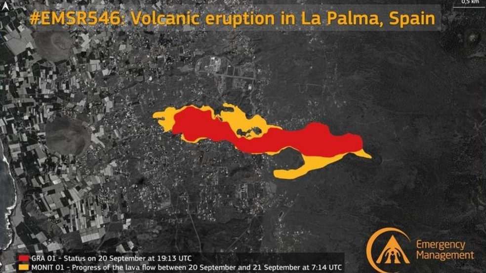 Imagem de satélite mostra, em vermelho, como a lava estava espalhada no dia 19 e, em amarelo, como se espalhou na terça-feira — Foto: AEMET