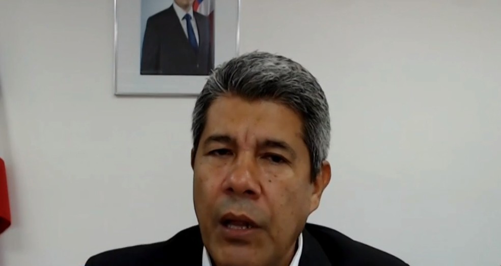 O secret&aacute;rio de educa&ccedil;&atilde;o do estado, Jer&ocirc;nimo Rodrigues, falou sobre a aplica&ccedil;&atilde;o de testes em estudantes do sul do estado &mdash; Foto: Reprodu&ccedil;&atilde;o/TV Bahia