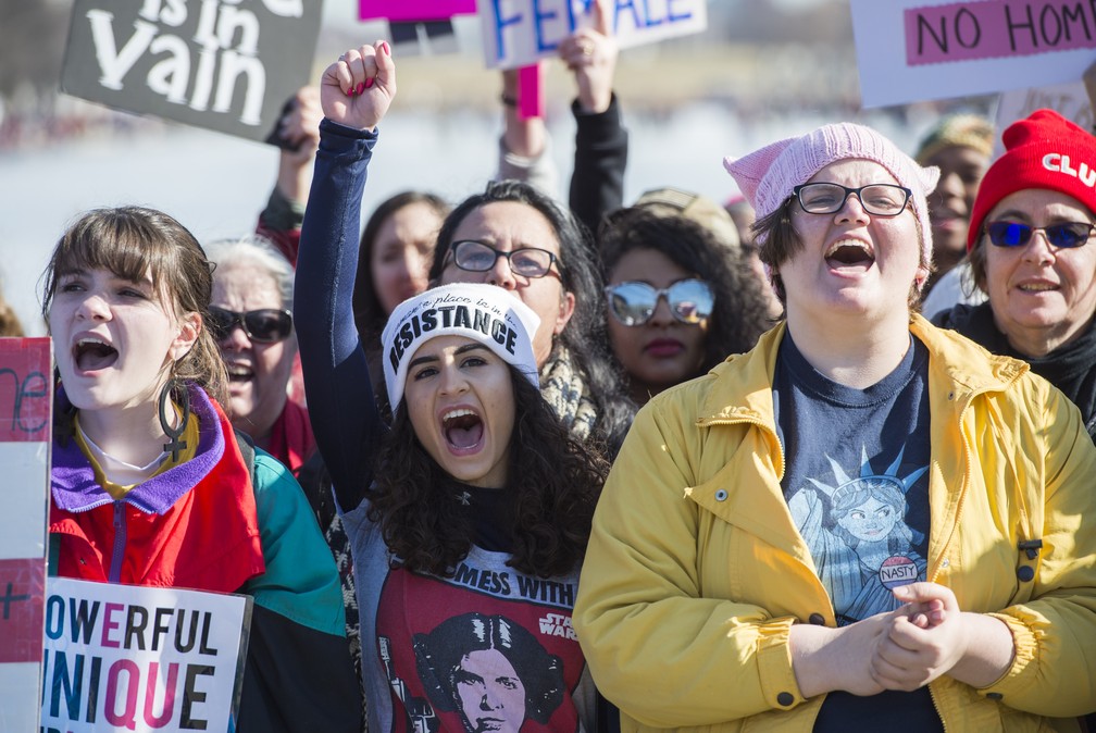 Mulheres participam da Marcha das Mulheres em Washington, DC, no dia 20 de janeiro de 2018. â€” Foto: Andrew Caballero-Reynolds/AFP