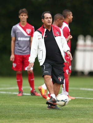 Sem Kaká, Muricy comanda tático, mantém formação e testa Ademilson