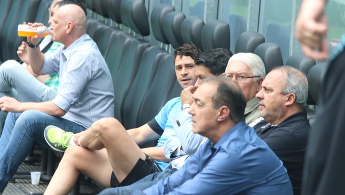 Giuliano fica fora de treino, mas não preocupa para jogo com o Fluminense