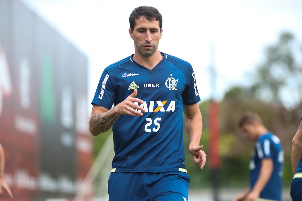 Donatti em treino do Flamengo (Foto: Gilvan de Souza/Divulgação Flamengo)