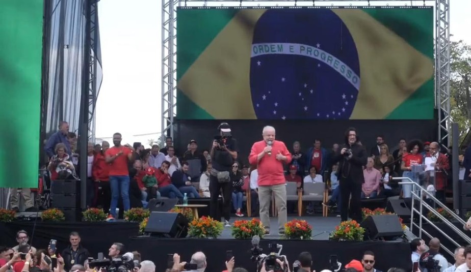Em SP, Lula reforça estratégia contra abstenção e diz que 